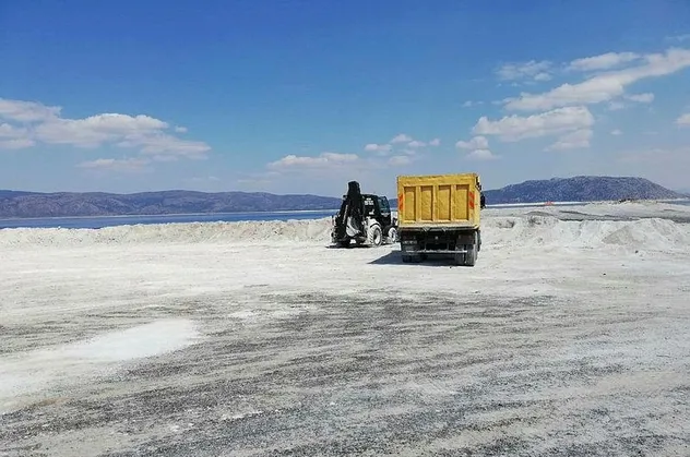 Salda Gölü’nde organize işler! Planlı provokasyon mu yapıldı?