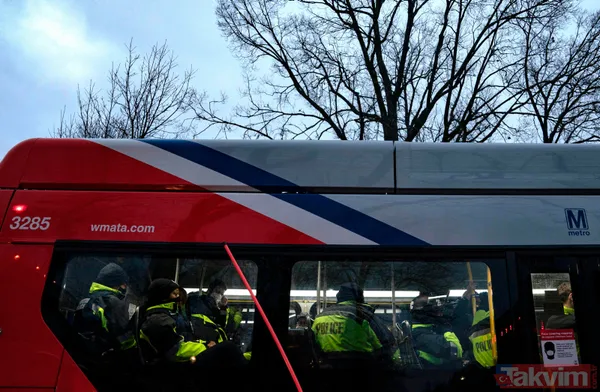 ABD'de 6 Ocak baskını! Protestocular Kongre binasına nasıl girdi? Son dakika görüntüleri şoke ediyor - 38
