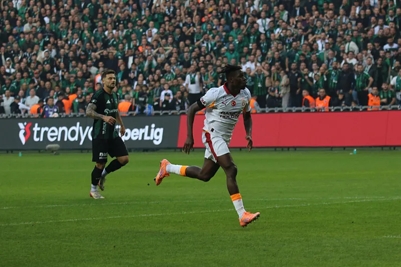 Okan Buruk'tan forvet kararı! Galatasaray'ın Gençlerbirliği maçı 11'i netleşti - 5