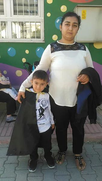 yurek-yakan-trajedi-baba-ve-iki-oglu-sobadan-sizan-korbanmonoksit-gazindan-zehirlenerek-oldu-1641279518040.jpg Yürek yakan trajedi! Baba ve iki oğlu, sobadan sızan korbanmonoksit gazından zehirlenerek öldü-6