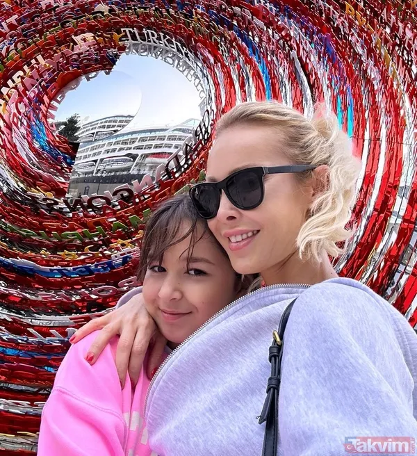 Elif Ada Bana 'Baba Neden Şarkı Söylemiyorsun, Ben Seni Hep İnternetten Dinliyorum' Dedi.