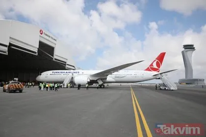 THY’nin ilk rüya uçağı Boeing 787-9 Dreamliner İstanbul’a iniş yaptı