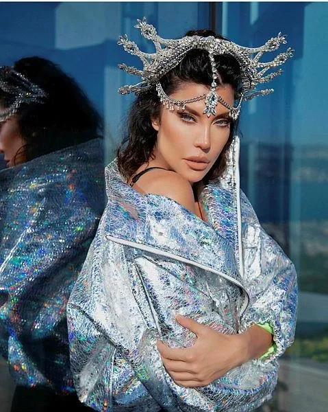 Virüs Deniz Akkaya'nın ciğerlerine indi: Deniz Akkaya'nın tasarım maskeleri işe yaramadı-15