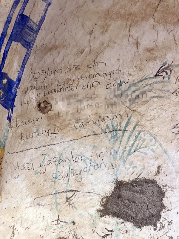 antalya-serikte-13-15-yuzyillarda-yapildigi-tahmin-edilen-macar-camiinin-ic-kismi-argo-sozlerle-kirletildi-1627284106979.jpg