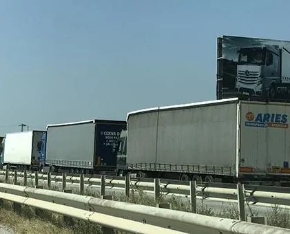 Kapıkule’de kuyruk 14 kilometreyi aştı