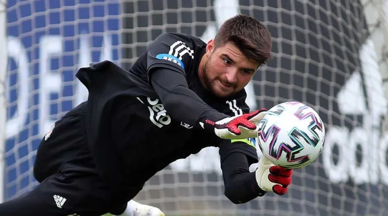 ersin-destanoglundan-yillar-sonra-gelen-sampiyonluk-itirafi-hep-icimde-kaldi-1768479749522.jpeg Ersin Destanoğlu'ndan yıllar sonra gelen şampiyonluk itirafı! "Hep içimde kaldı-3