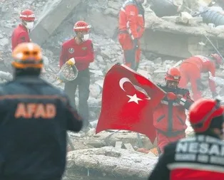 Türkiye İzmirdeki depremzedeler için tek yürek oldu