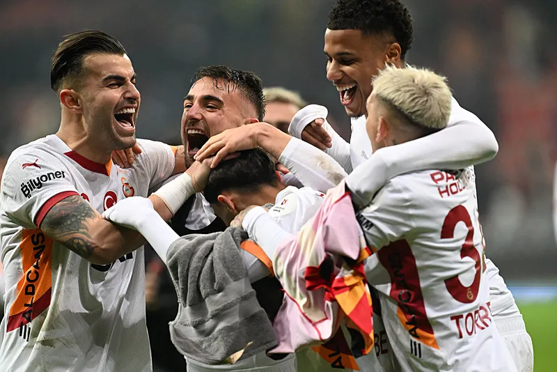 Galatasaray'da biletler kesildi! 5 ayrılık birden - 3