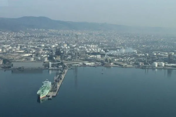 İzmit Körfezi'ni kirleten 6 gemiye ağır fatura: 5 milyon 800 bin lira ceza-4