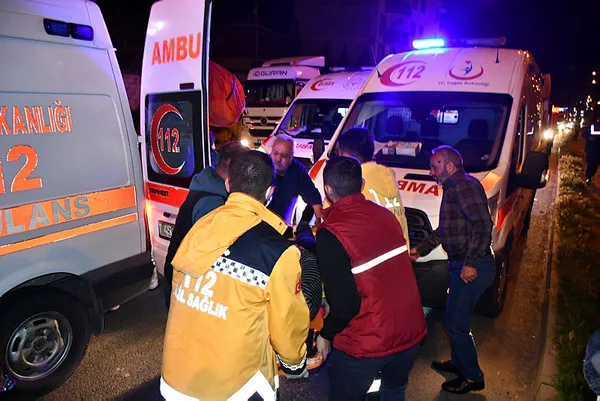 manisada-otomobiller-carpisti-2-kisi-oldu-4-kisi-yaralandi-1617916178611.jpg Manisa'da otomobiller çarpıştı: 2 kişi öldü, 4 kişi yaralandı-2