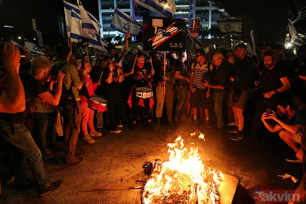 Tel Aviv katil Netanyahu’ya karşı ayaklandı! On binler sokakta: Ben Gvir teröristtir - 2