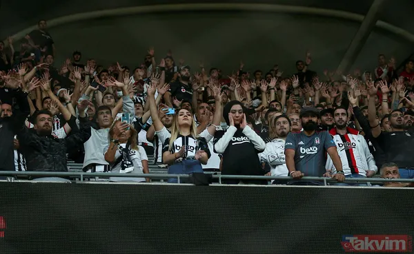 Beşiktaş, Adana Demirspor maçının bitiş düdüğüyle ortalık savaş alanına döndü! Balotelli o hareketi yapınca... - 12