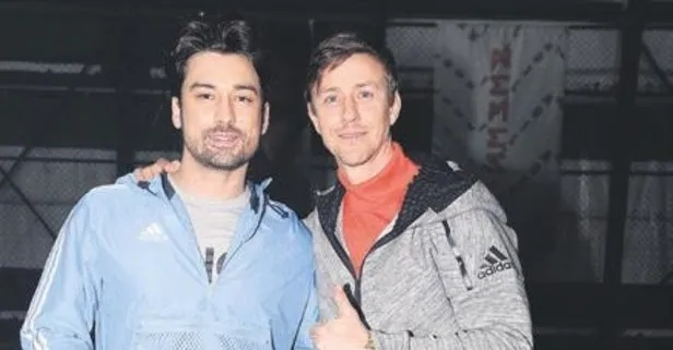 Alp Navruz ve Guti Hernandez yeşil sahada buluştu