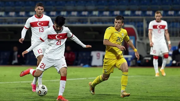 galatasaray-ara-transferde-yusuf-barasi-icin-harekete-gecti-1641029568924.jpg Galatasaray ara transferde Yusuf Barasi için harekete geçti-5
