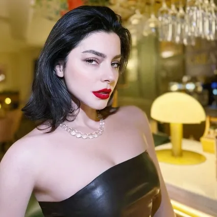 İlişki tavsiyesi ver diyenlere esprili yanıt! 53 günde boşanan Merve Boluğur’dan olay yaratan akım videosu