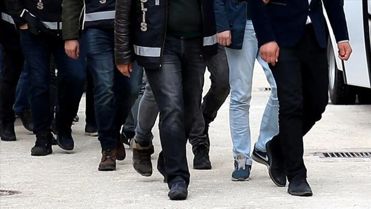 FETÖ'ye operasyon: 33 şüpheli yakalandı