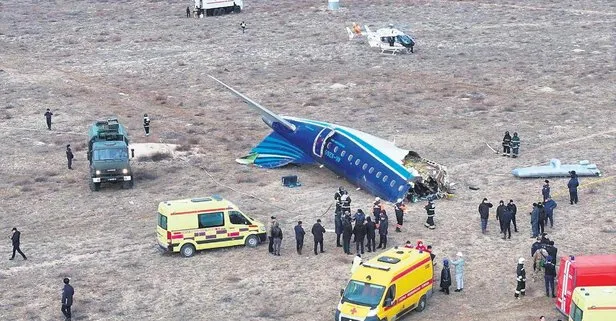 Kazakistan'da Azerbaycan'a ait yolcu uçağı düştü