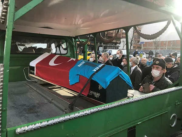rumeli-turkulerinin-sevilen-sesi-arif-senturk-son-yolculuguna-ugurlandi-1645024369365.jpg Rumeli türkülerinin sevilen sesi Arif Şentürk son yolculuğuna uğurlandı-4