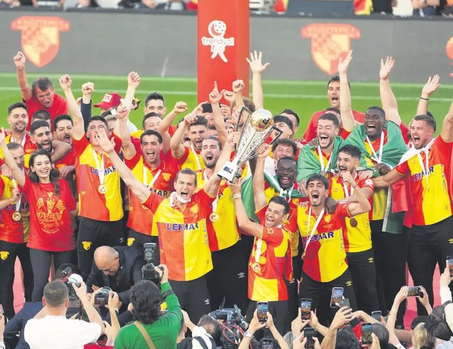 Göztepe kupasını aldı