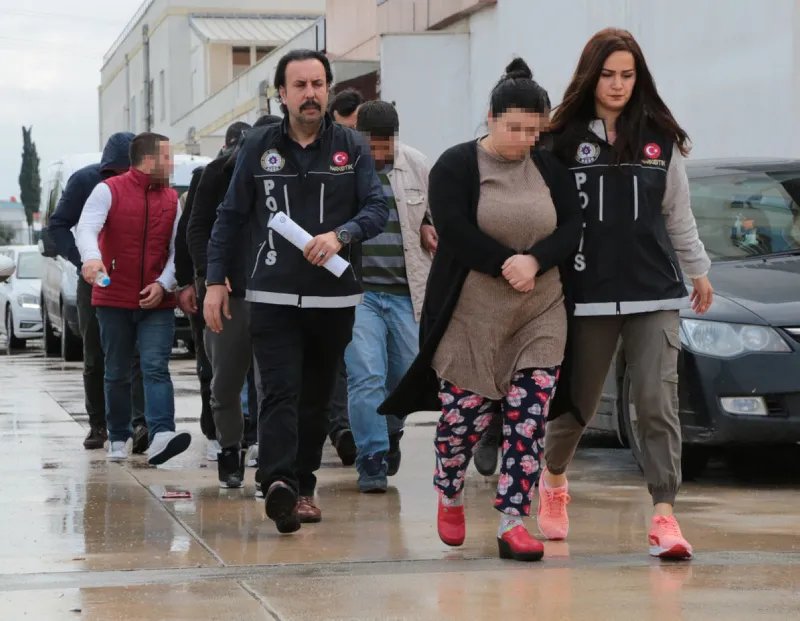 Adana'da yakalandılar! Uyuşturucu hap bulamayınca... - 6