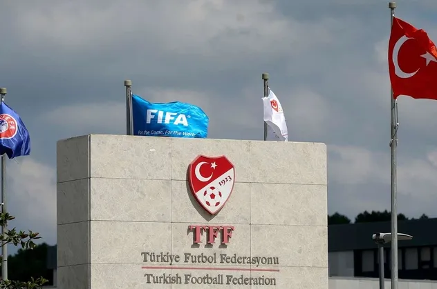 VAR tartışması alevlendi! Hakem kararları birkez daha gündeme oturdu
