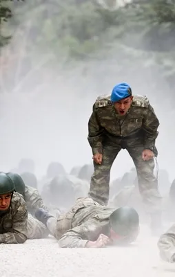 Eğitimini tamamlayan subay adayları sahaya iniyor