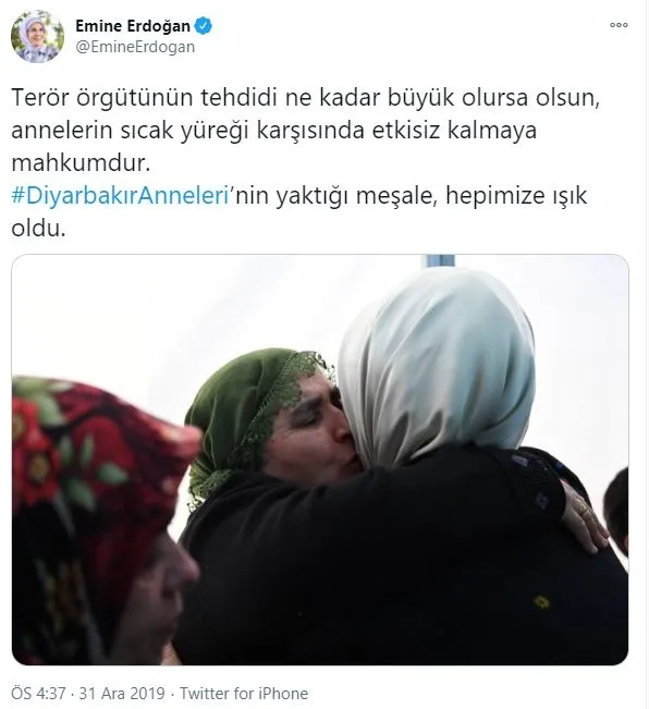emine-erdogandan-diyarbakir-annelerine-yonelik-yeni-yil-mesaji-sabirla-bekleyen-tum-annelerin-evladina-kavusmasini-diliyorum-1609430239524.jpg Emine Erdoğan'dan Diyarbakır annelerine yönelik yeni yıl mesajı: Sabırla bekleyen tüm annelerin evladına kavuşmasını diliyorum-3