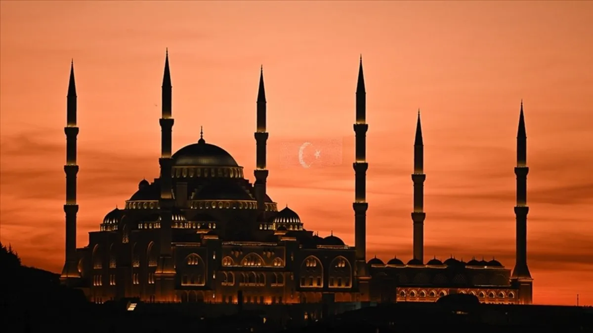 Regaip Kandili Duaları: Peygamber Efendimiz’in (S.A.V) okuduğu kısa ve uzun dualar