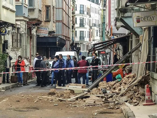 Son dakika: İstanbul'da bina çöktü! Ekipler olay yerinde-2
