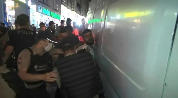 Son dakika: Esenyurt'ta iki grup arasında silahlı kavga-2