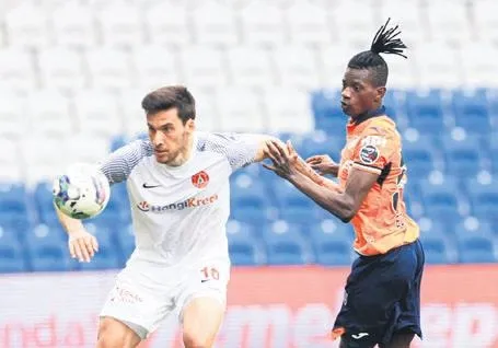 kadikoyde-dev-kapisma-fenerbahce-ile-trabzonspor-kozlarini-paylasacak-1684367527532.jpeg Kadıköy’de dev kapışma: Fenerbahçe ile Trabzonspor kozlarını paylaşacak!-14