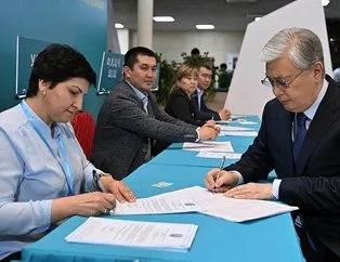 Kazakistan anayasayı değişitiryor