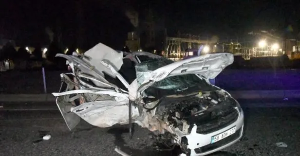 Tekirdağ'da korkunç kaza! Otomobil önünde seyreden TIR’a çarptı: 2 ölü, 1 yaralı