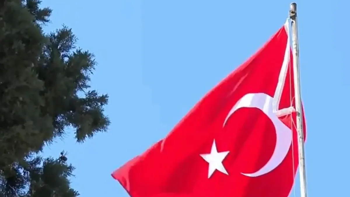 12 yıl sonra bir ilk: Türk bayrağı Halep Başkonsolosluğu'nda göndere çekildi
