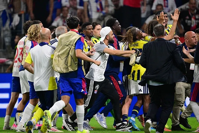 fenerbahce-acikladi-uefadan-matteo-guendouzi-ve-mason-greenwooda-sorusturma-1788416020018.jpeg Fenerbahçe açıkladı! UEFA'dan Matteo Guendouzi ve Mason Greenwood'a soruşturma-3