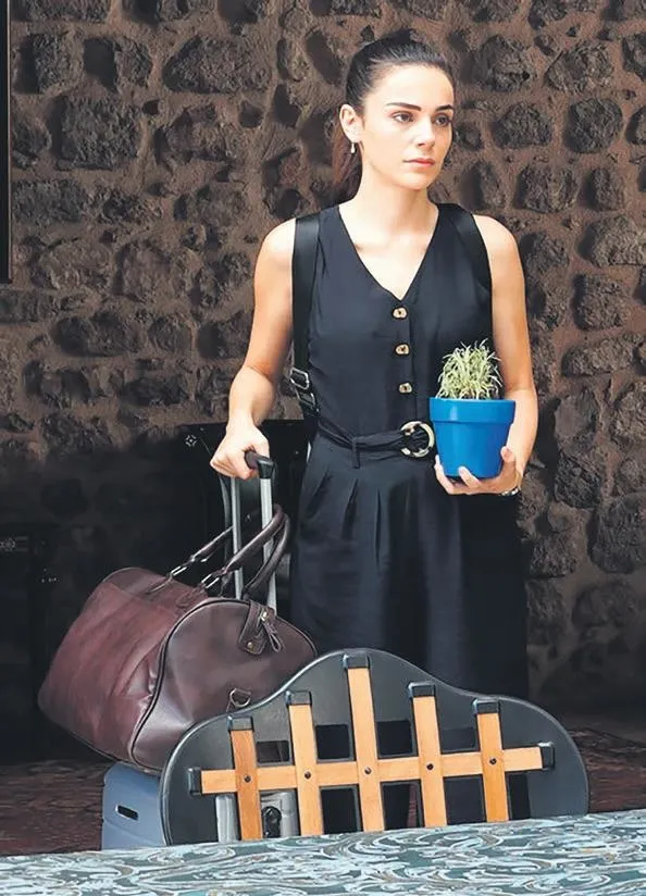 kalp-yarasi-dizisi-tum-kategorilerde-birinci-oldu-1631656173809.jpeg Kalp Yarası dizisi tüm kategorilerde birinci oldu!-1