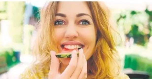 Meryem Uzerli at çiftliğinde stres attı