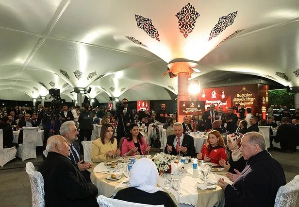 son-dakika-baskan-erdogandan-bagcilarda-stklarla-iftar-bulusmasinda-onemli-aciklamalar-1680459504017.jpeg
