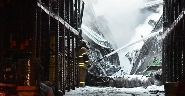 İzmir Çiğli'deki fabrika yangın kontrol altına alındı