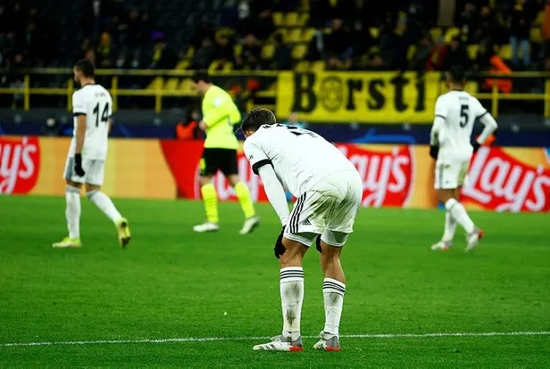 besiktas-dortmund-karsisinda-dagildi-sampiyonlar-ligi-macerasini-puansiz-tamamladi-1638916057631.jpeg Beşiktaş Dortmund karşısında dağıldı! Şampiyonlar Ligi macerasını puansız tamamladı-4