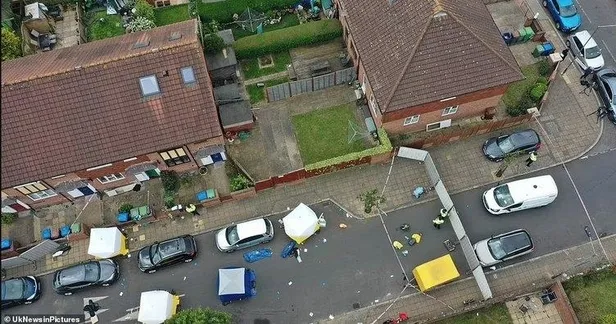 İngiltere Londra'da korkunç olay! Çığlıkların ardından ortalık kan gölüne döndü-2