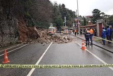 Üsküdar’da istinat duvarı çöktü!