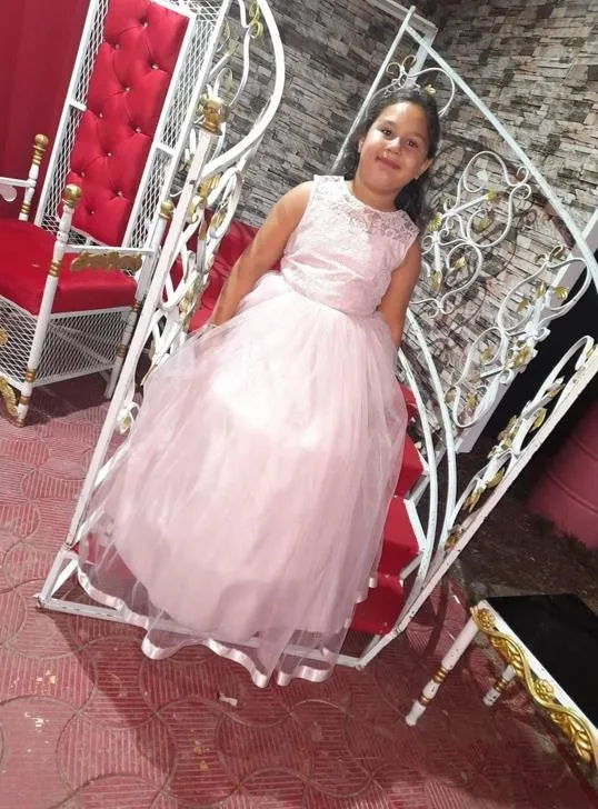 1716566807088.jpeg 8 yaşındaki Eftalya'dan acı haber! Okulda arkadaşlarıyla hamburger yeme yarışında hayatını kaybetti-4