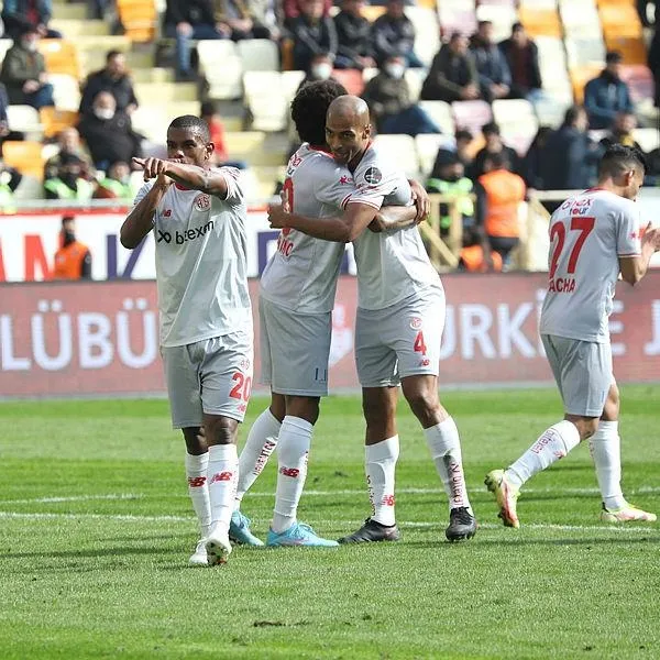 Galatasaray'da Fernando pişmanlığı! Cimbom'un transfer etmediği Antalya'da şov yapıyor-5