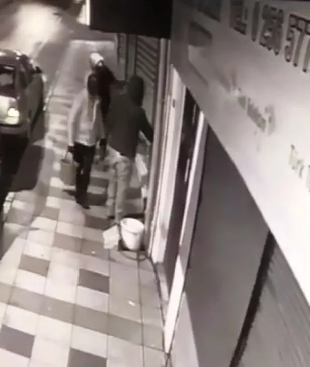 Aydın'da akılalmaz olay! 5 dakikada 40 kilo altın çaldı-3