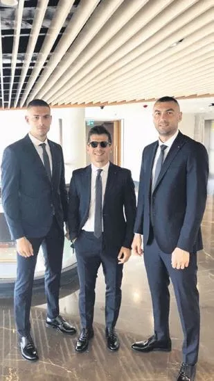 Kırık kaburga ile Fransa’ya!