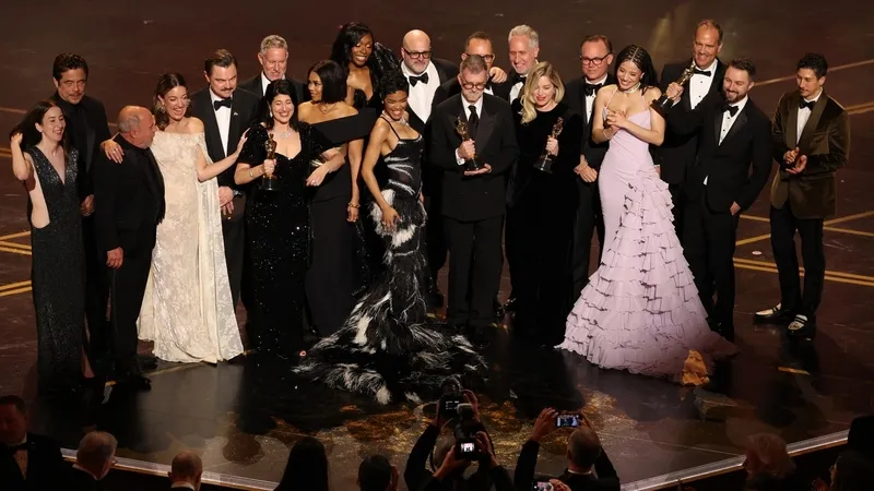 oscar-tarihinde-bir-ilk-yasandi-16-adaylikla-rekor-kirdi-1773638373666.jpeg 98. Oscar Ödülleri belli oldu! Geceye Filistin desteği ve Epstein göndermesi damga vurdu-8