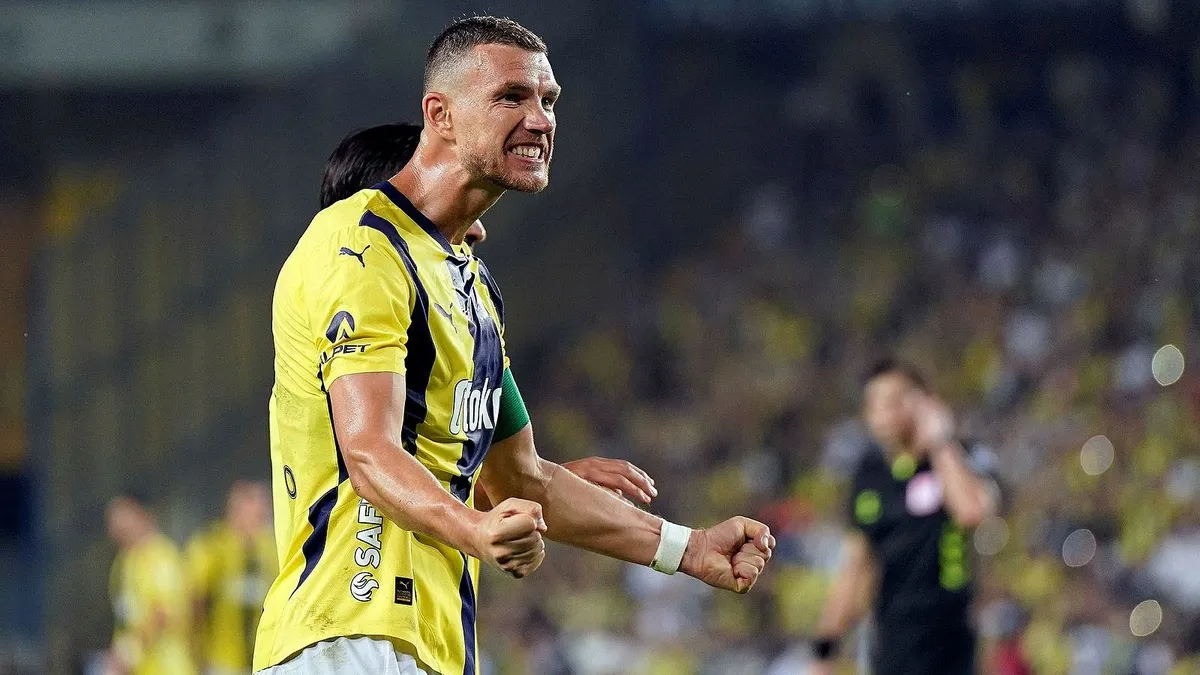 Fenerbahçe'de Dzeko'ya milli davet!