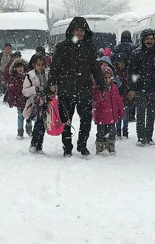 Son dakika tatil haberleri: İstanbul'da okullar tatil mi? Hangi illerde okullar tatil? 7 Ocak 2019 Pazartesi