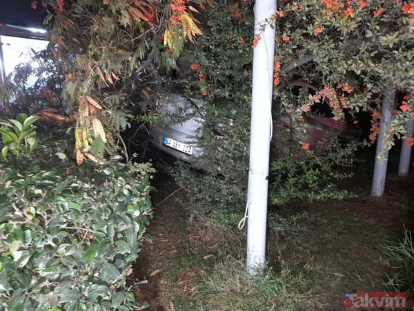 Bakırköy'de feci kaza! Aydınlatma direğini deviren otomobil yan yoldaki otomobile çarptı... - 8